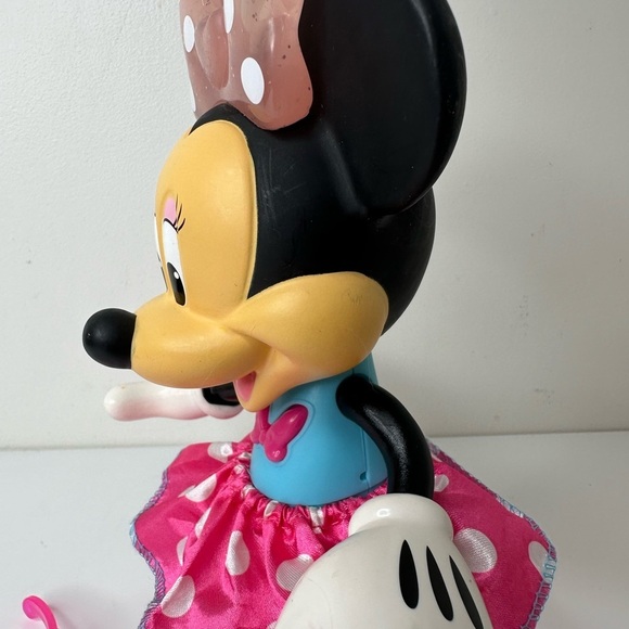 Disney, Minnie Mouse, Singing Glitz & Glam Posable Talking, Color Bow Lights Up - Picture 15 of 16